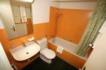 Swiss Star Zurich Oerlikon - Self Check-In Apartment ภายนอก รูปภาพ